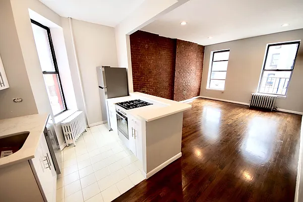 Rented by Tosh Marks Property Group | media 3