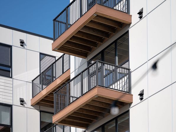 1060 Bolivar Rd #703