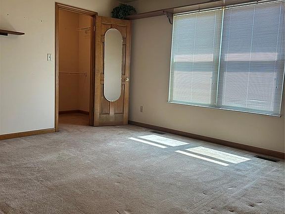 5th image of 10540 Williamsfield Dr