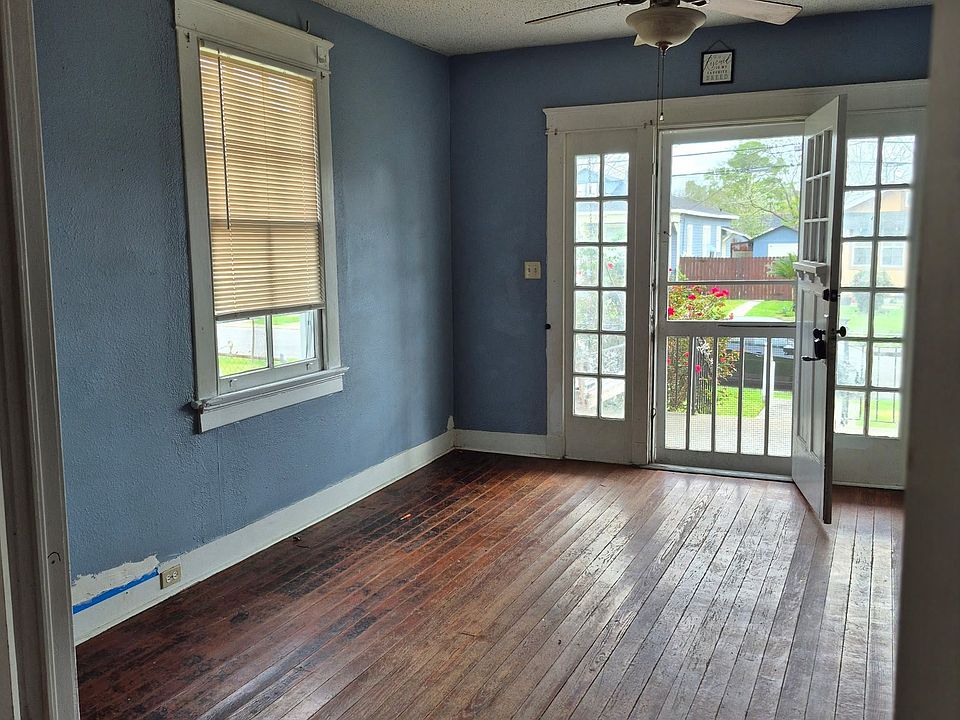 1st image of 2737 Wisteria St