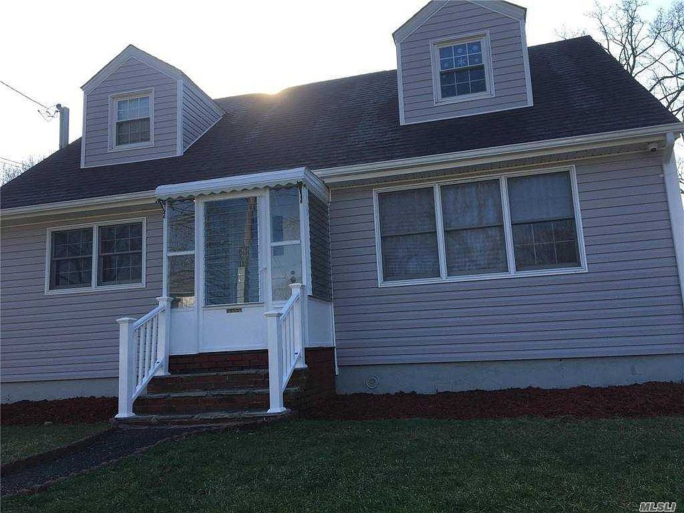 2nd image of 415 43rd St