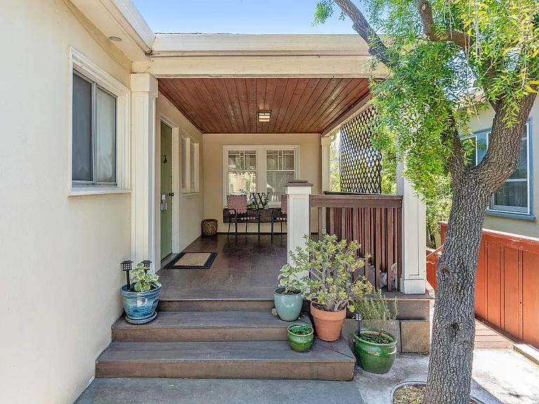 1550 Beverly Pl — Photo 40