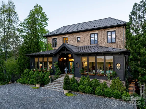 13084 Canada Rd, Tuckasegee, NC 28783