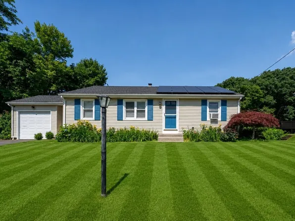62 Anthony St, Seekonk, MA 02771