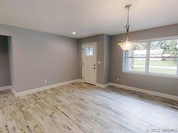 5th image of 1105 Walter St