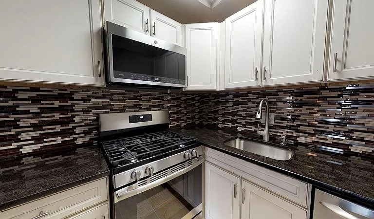 315 S Beech St #10 — Photo 4