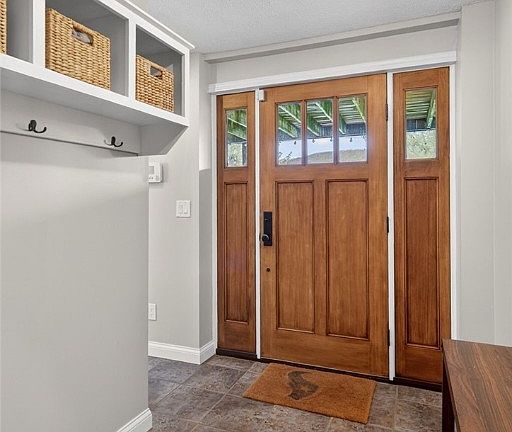 4th image of 266 Thomas Rd