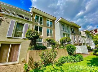 259 G St SW, Washington, DC 20024