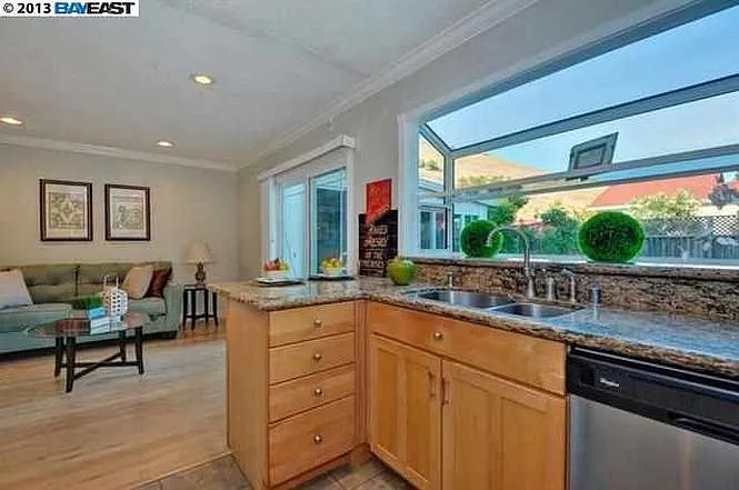 66 Snyder Way — Photo 7
