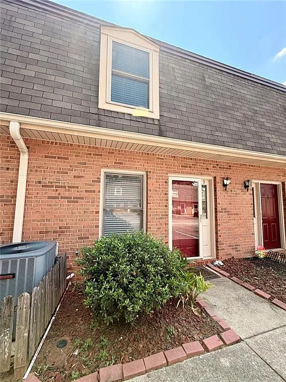 2 bed, 1.5 bath, 1024 sqft, $1,450 — Photo 1