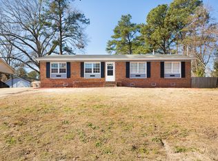 555 Alleghany Rd, Fayetteville, NC 28304