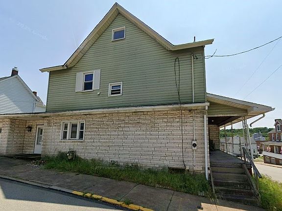 3rd image of 720 Center St