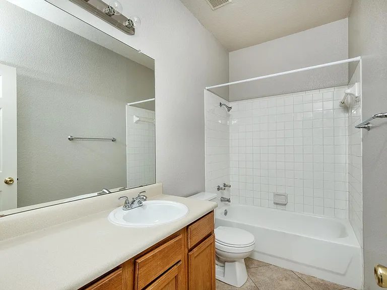2826 Southampton Way #B — Photo 10
