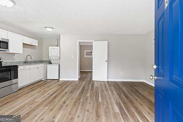 104 Cone St #F — Photo 3