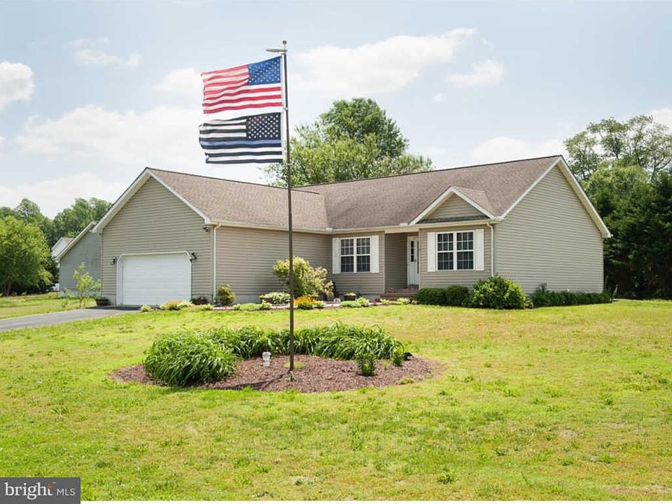 1st image of 126 Yellow Wood Dr
