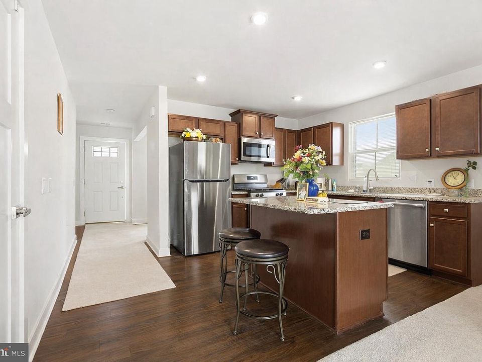 1st image of 7321 Clubhouse Dr