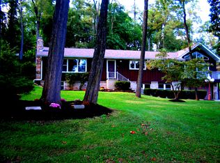 205 Locust Dr, New Cumberland, PA 17070