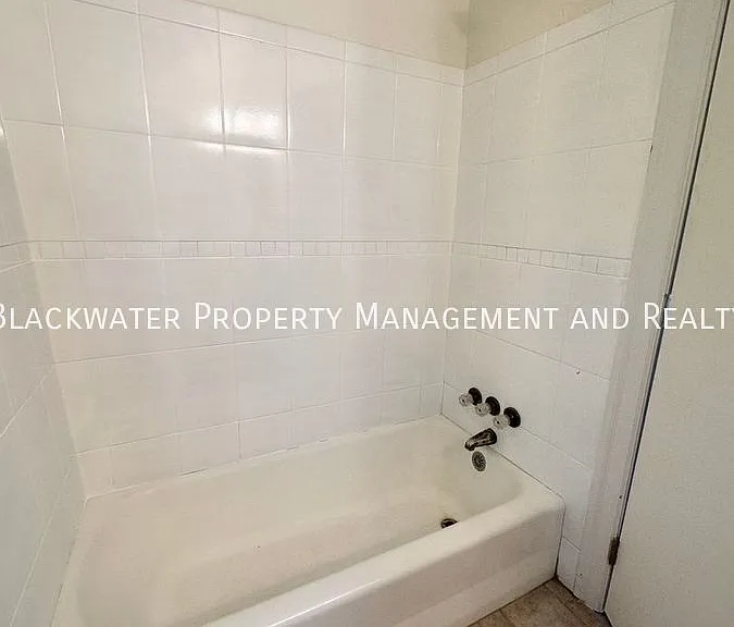 4652 Fairmont Ave — Photo 14