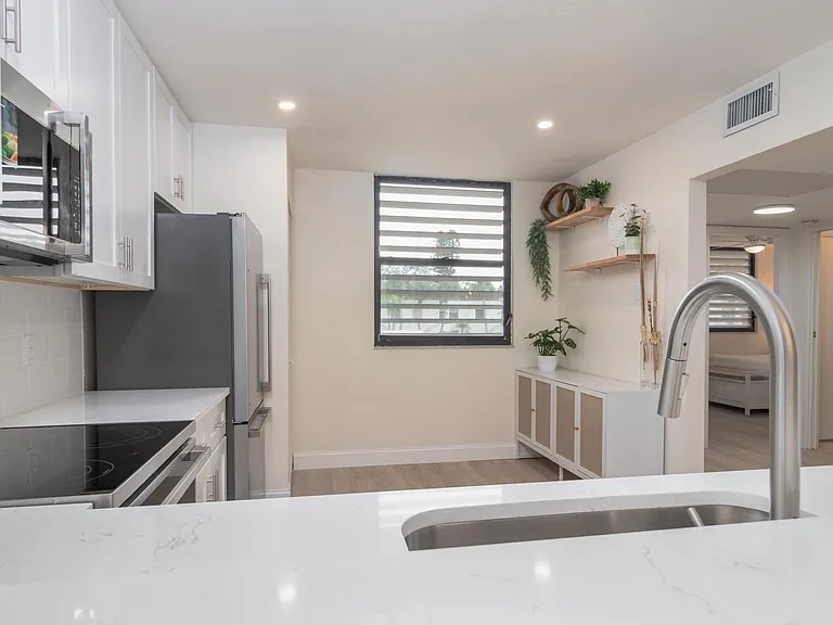 223 Lakewood Dr #223 — Photo 4