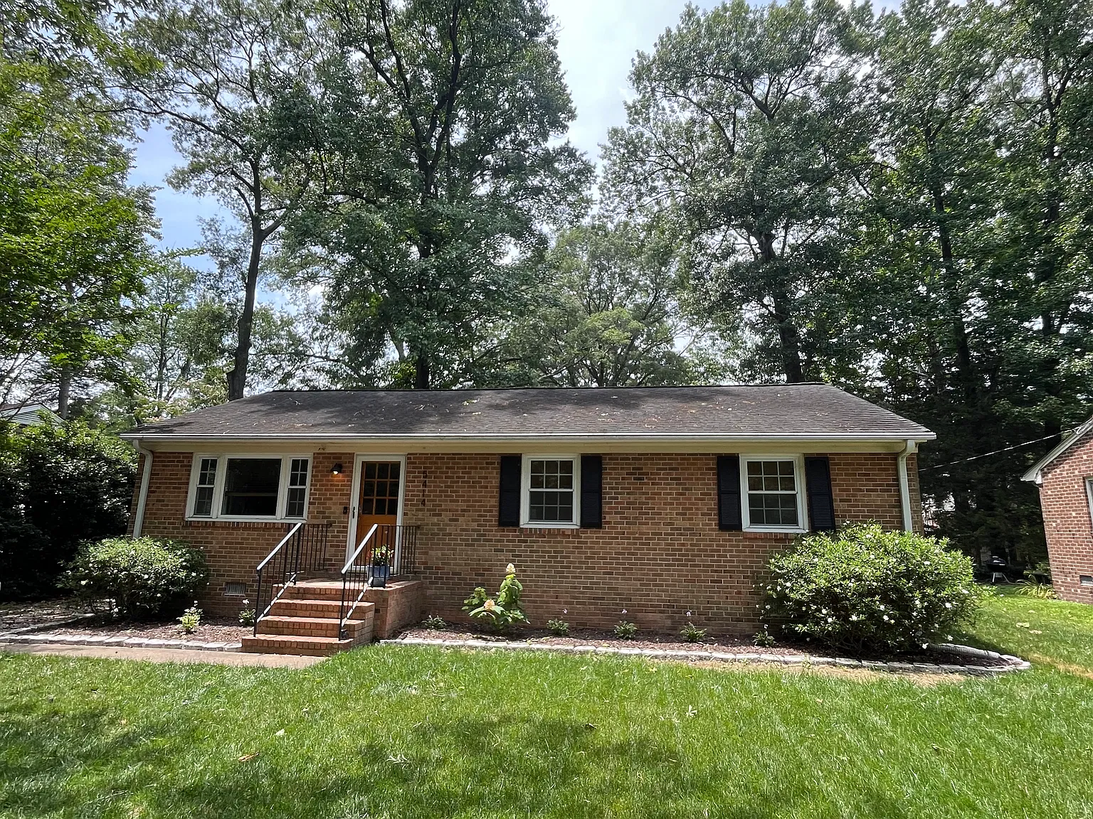 3 bed, 1.5 bath, 1125 sqft, $2,300 — Photo 1