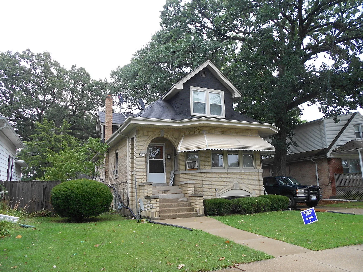 2451 Wood St photo 1