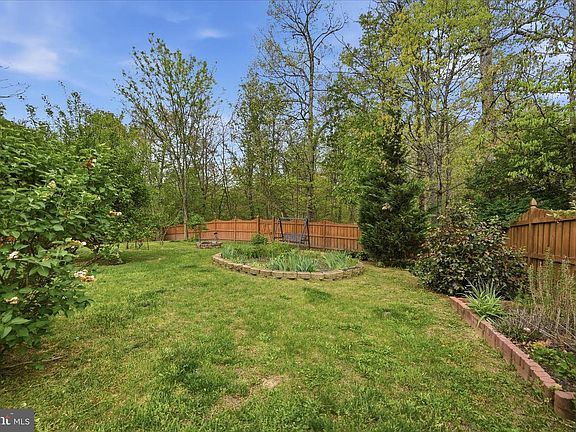 4th image of 304 Morlyn Dr