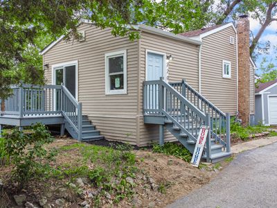 220 E Washington Ave, New chicago, IN, 46342