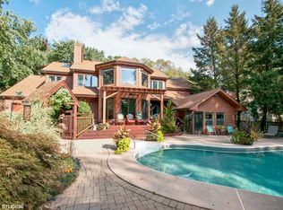 5704 Riverview Dr, Lisle, IL 60532