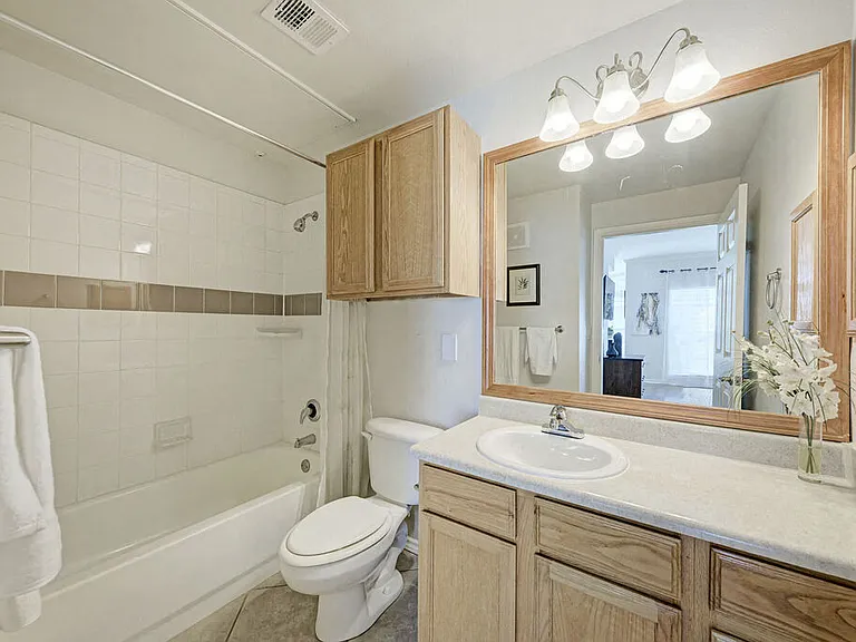 Riverhorse Ranch Apartments I — Photo 8