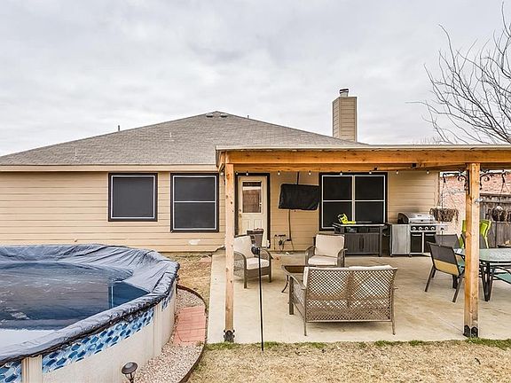 5th image of 812 Beaver Creek Dr