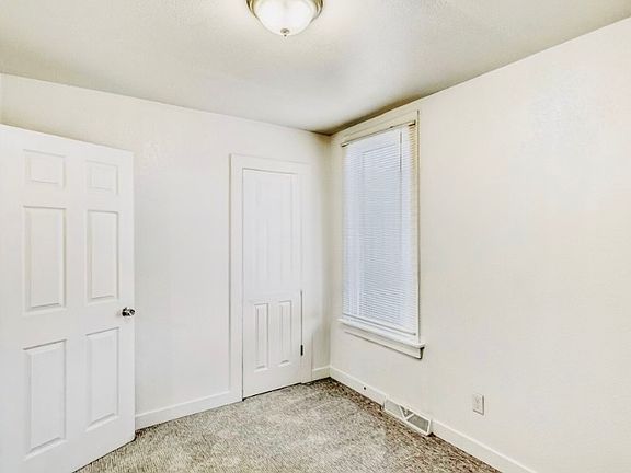 4th image of 658 Meade St