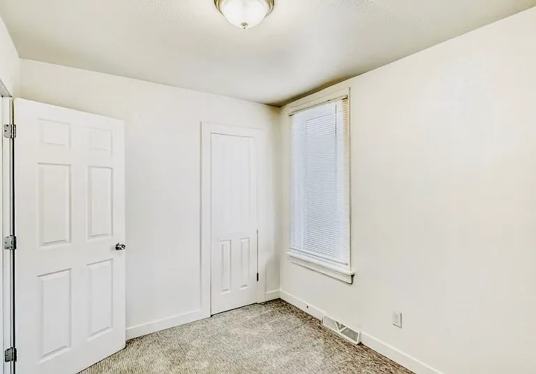 658 Meade St — Photo 4