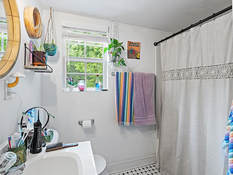 238 Thuss Ave #2 — Photo 10