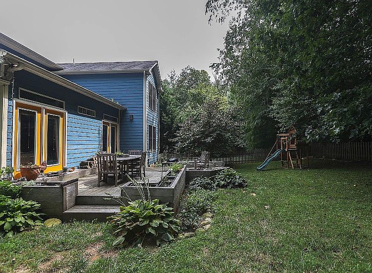 2nd image of 16 Pinecroft Rd