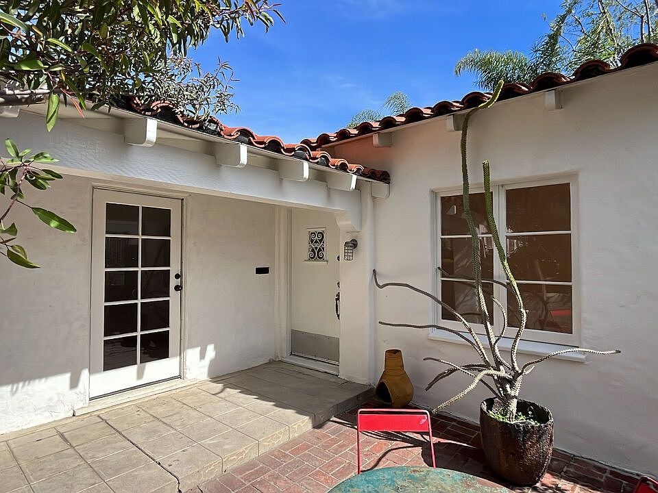 1st image of 418 W Ellis Ave