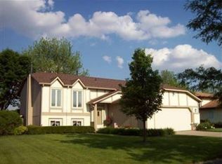 1132 S Ridge St, Crown Point, IN 46307