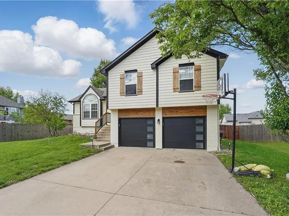 1700 SE 12th St, Lees Summit, MO 64081