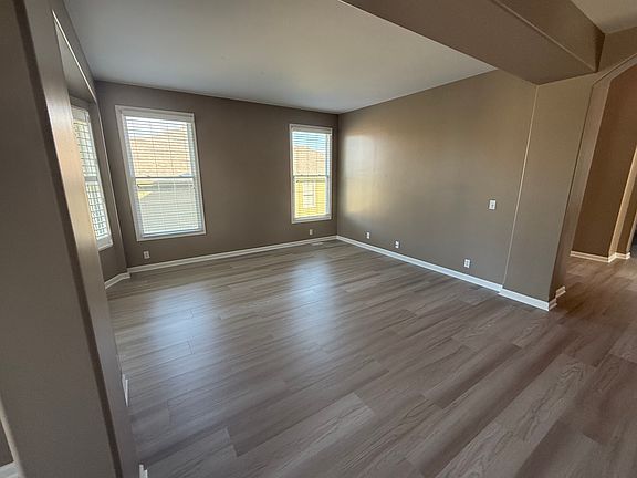 4th image of 18052 Jones St