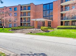 1615 E Central Rd Unit 401A, Arlington Heights, IL 60005