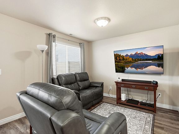 4th image of 3115 N Whitetail Dr