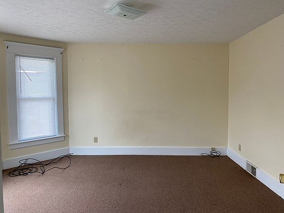 5th image of 618 8th St