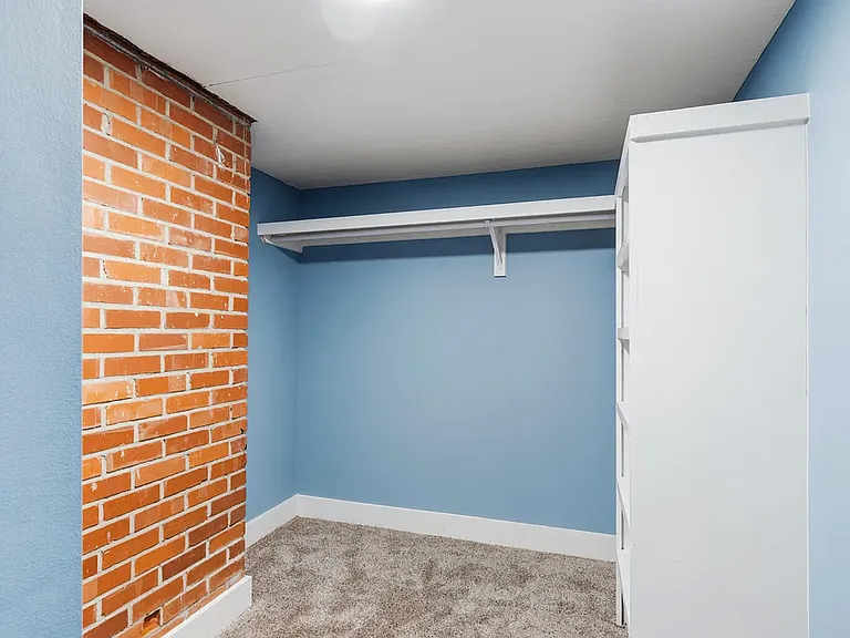 301 W John J Sharpe St — Photo 13