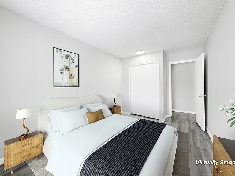 Marmont Apartments — Photo 19