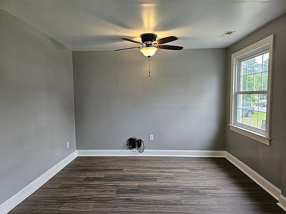 4th image of 29 Fairview Cir S