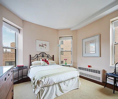 3rd image of 55 E 93rd St APT 4D