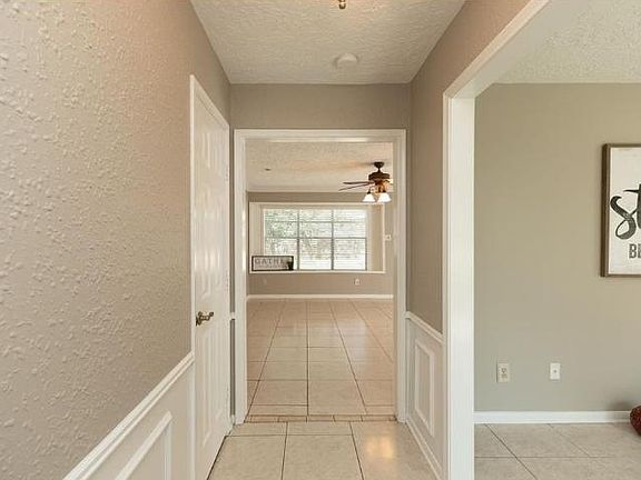 3rd image of 28809 Holly Hill Dr