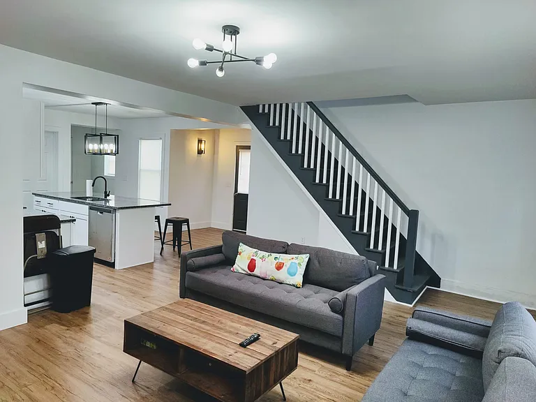 82 Murray St — Photo 3