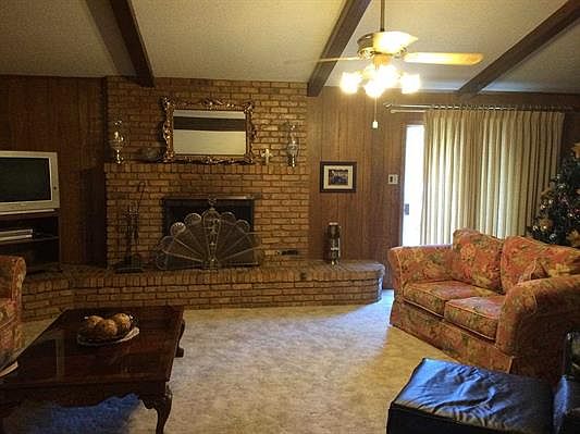5th image of 106 Larkspur St