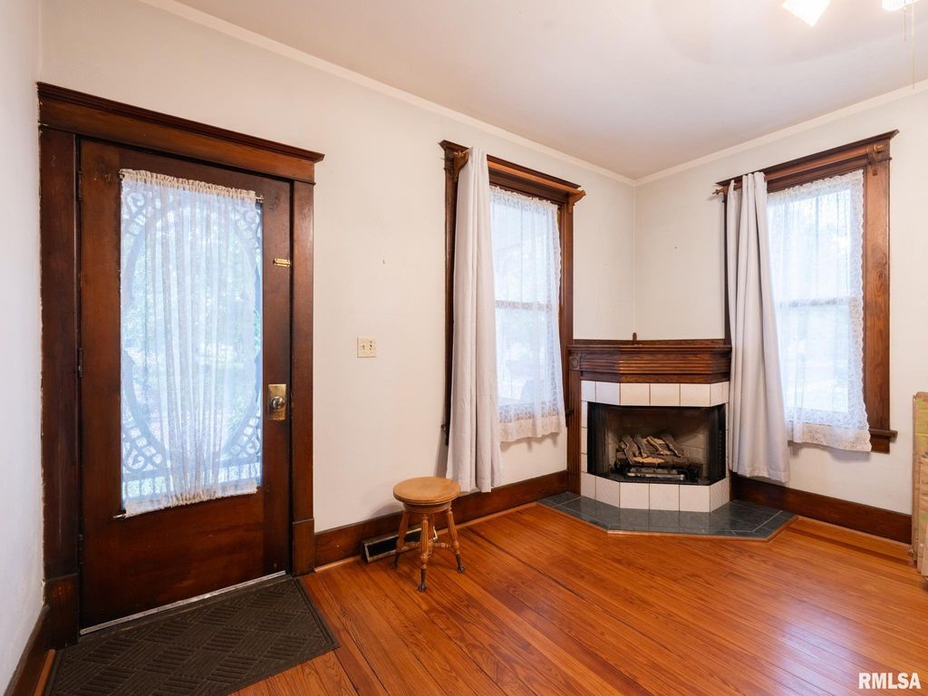 1401 Caroline St, Pekin, IL - View 4