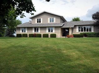 4885 High Chaparral Rd, Marshall, WI 53559